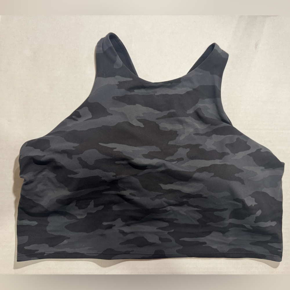 Athleta conscious crop top in Black and Grey Camouflage Print Size 1X